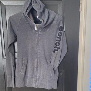 Women’s M Bench Zip-Up Sweater w Thumbholes